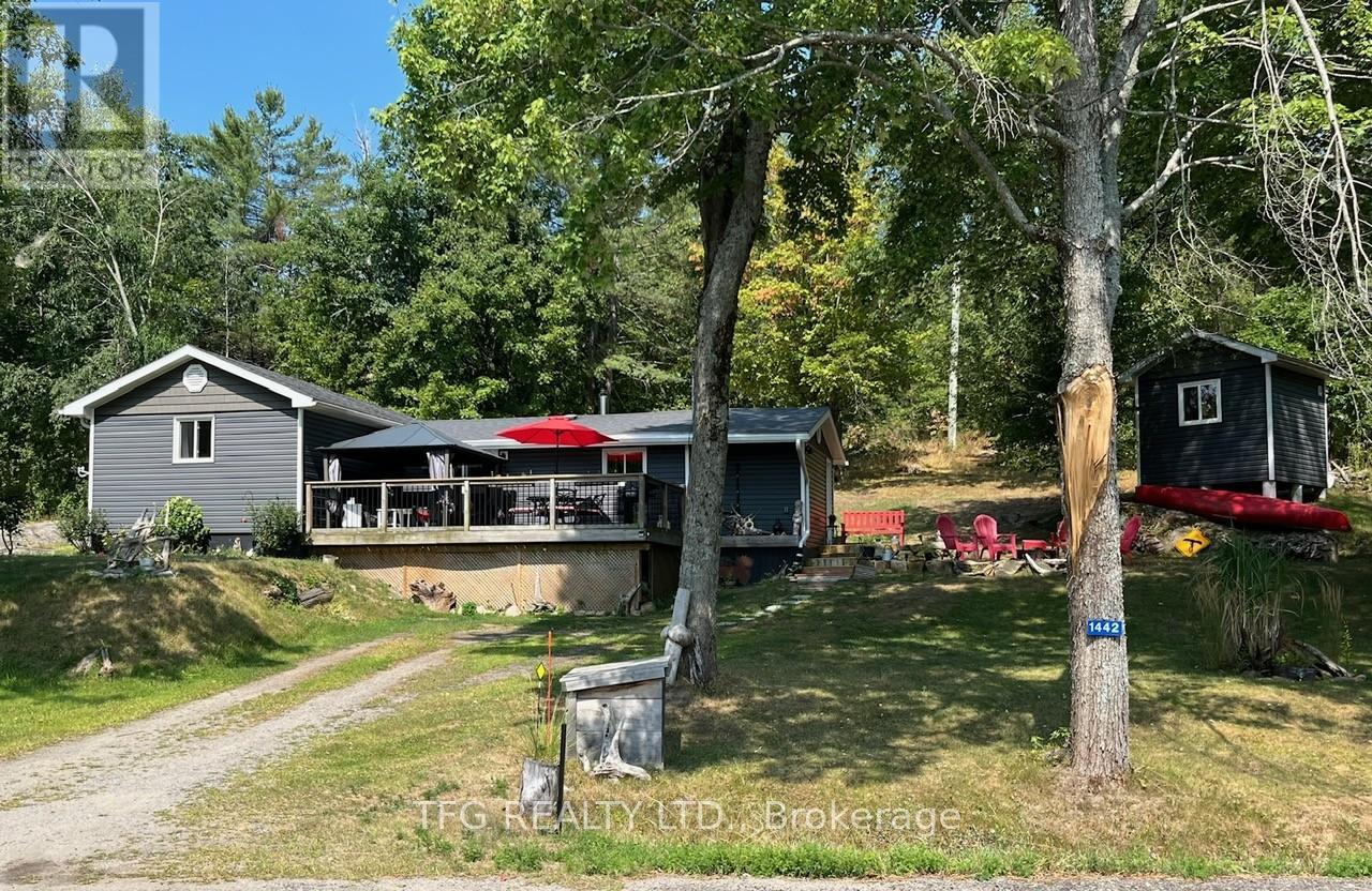 1442 Beiers Rd, Gravenhurst, ON P0E 1G0