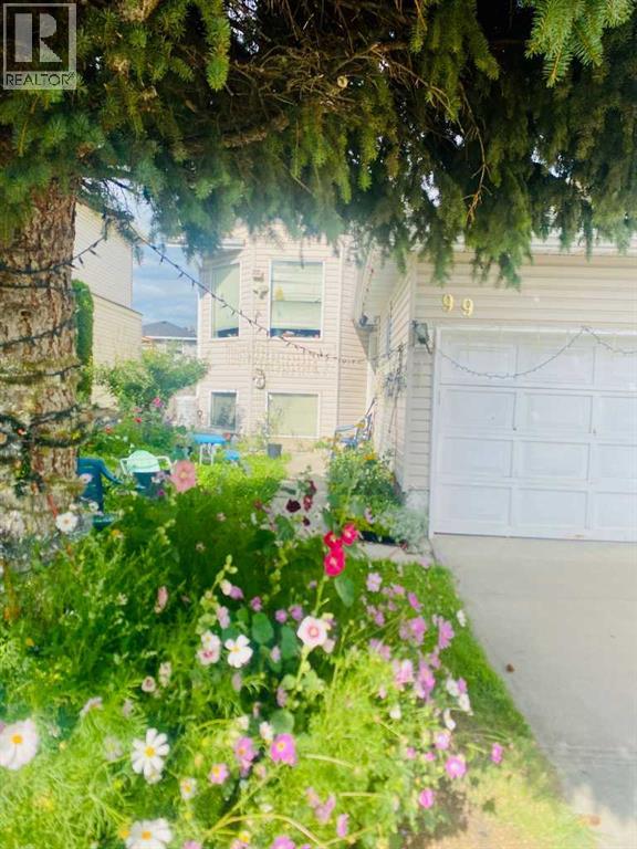 99 Applegrove Cres SE, Calgary, AB T2A 7R5