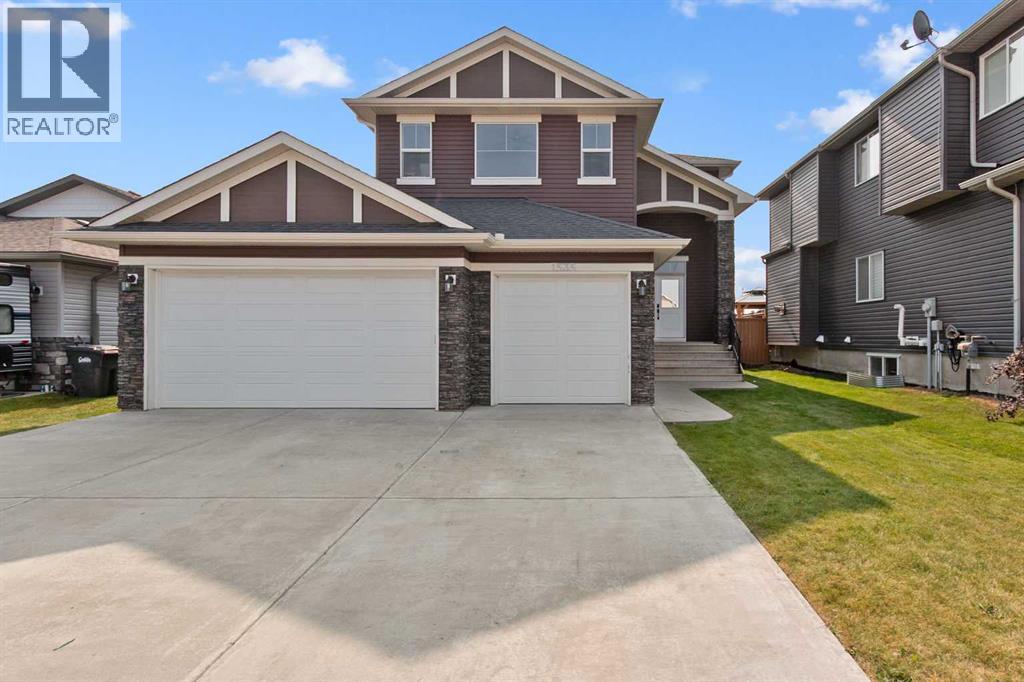 1535 Idaho St, Carstairs, AB T0M 0N0