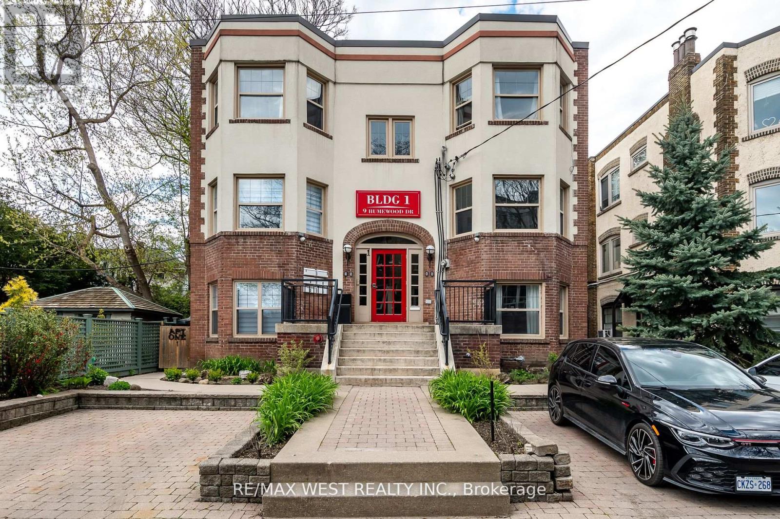 9 Humewood Dr Bldg 1 Dr, Toronto Humewood-cedarvale, ON M6C 1C9