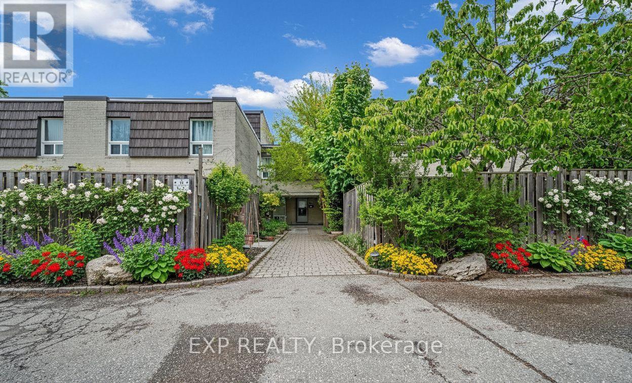 14 33 Four Winds Dr, Toronto, ON M3J 1K7