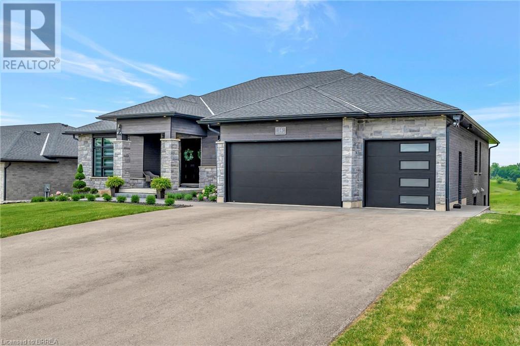 14 Hudson Dr, Brantford, ON N3T 5L7