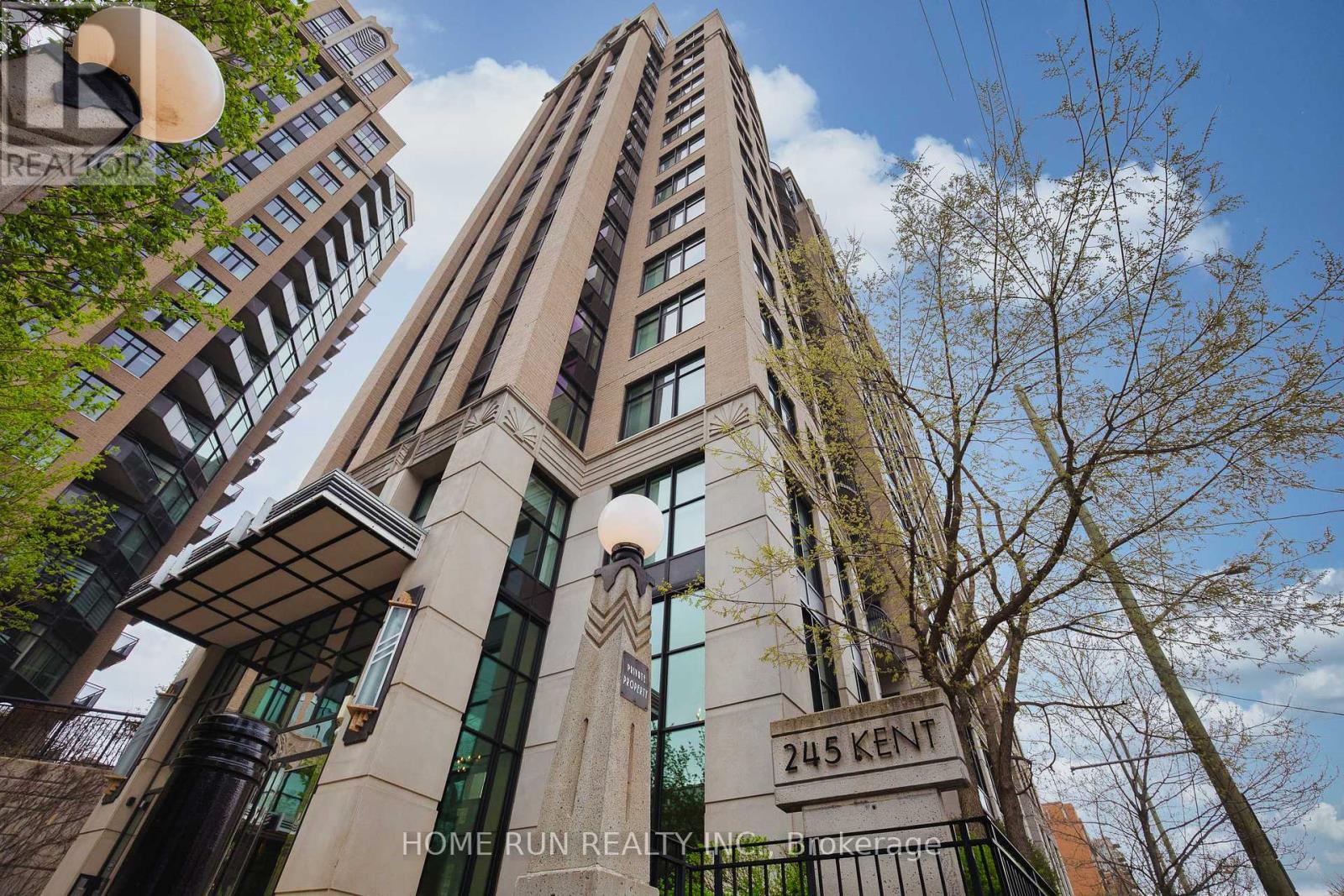 708 245 Kent St, Ottawa, ON K2P 0A5