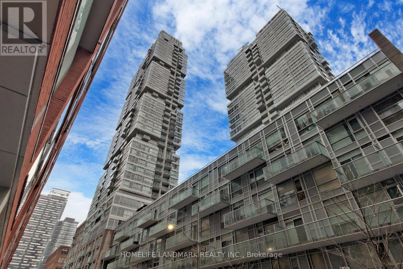 2009 199 Richmond St W, Toronto, ON M5V 0H4