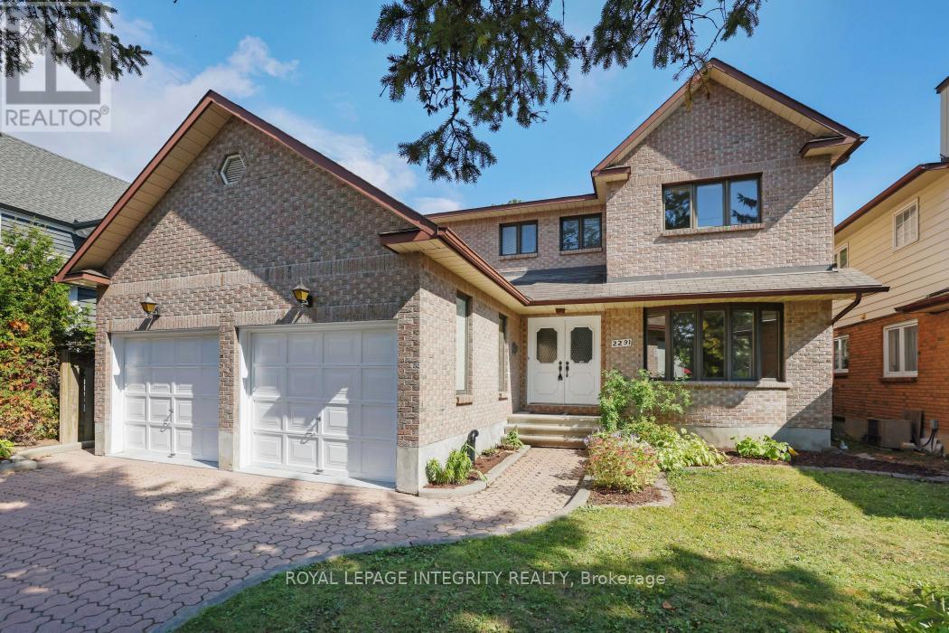 2291 Courtice Ave E, Ottawa, ON K1H 7G7