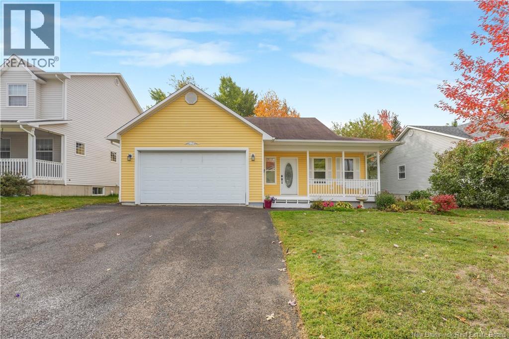 16 Hayward Ct, Fredericton, NB E3A 0A4