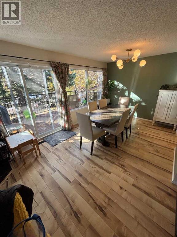 3741 Cedarille Dr SW, Calgary, AB T2W 3J5