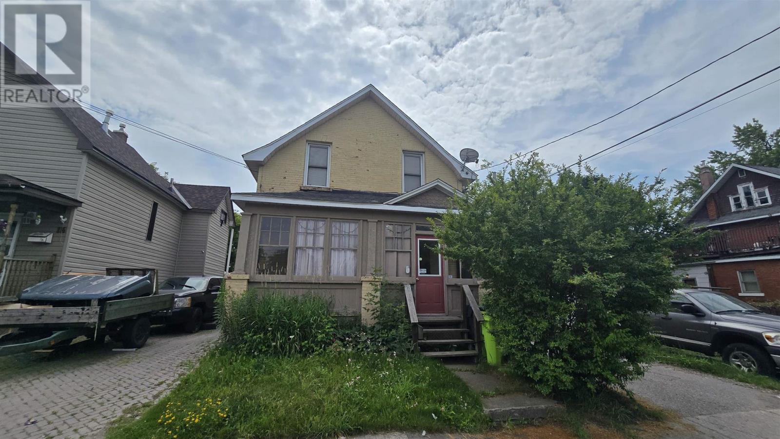 14 Abbott St, Sault Ste. Marie, ON P6A 2V9