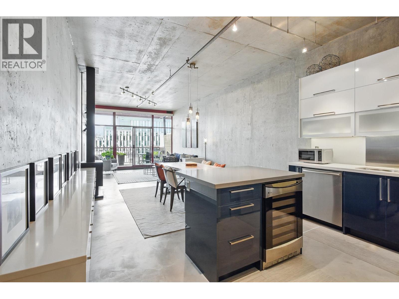 128 W 6th Avenue Unit 303, Vancouver, BC V5Y 1K6