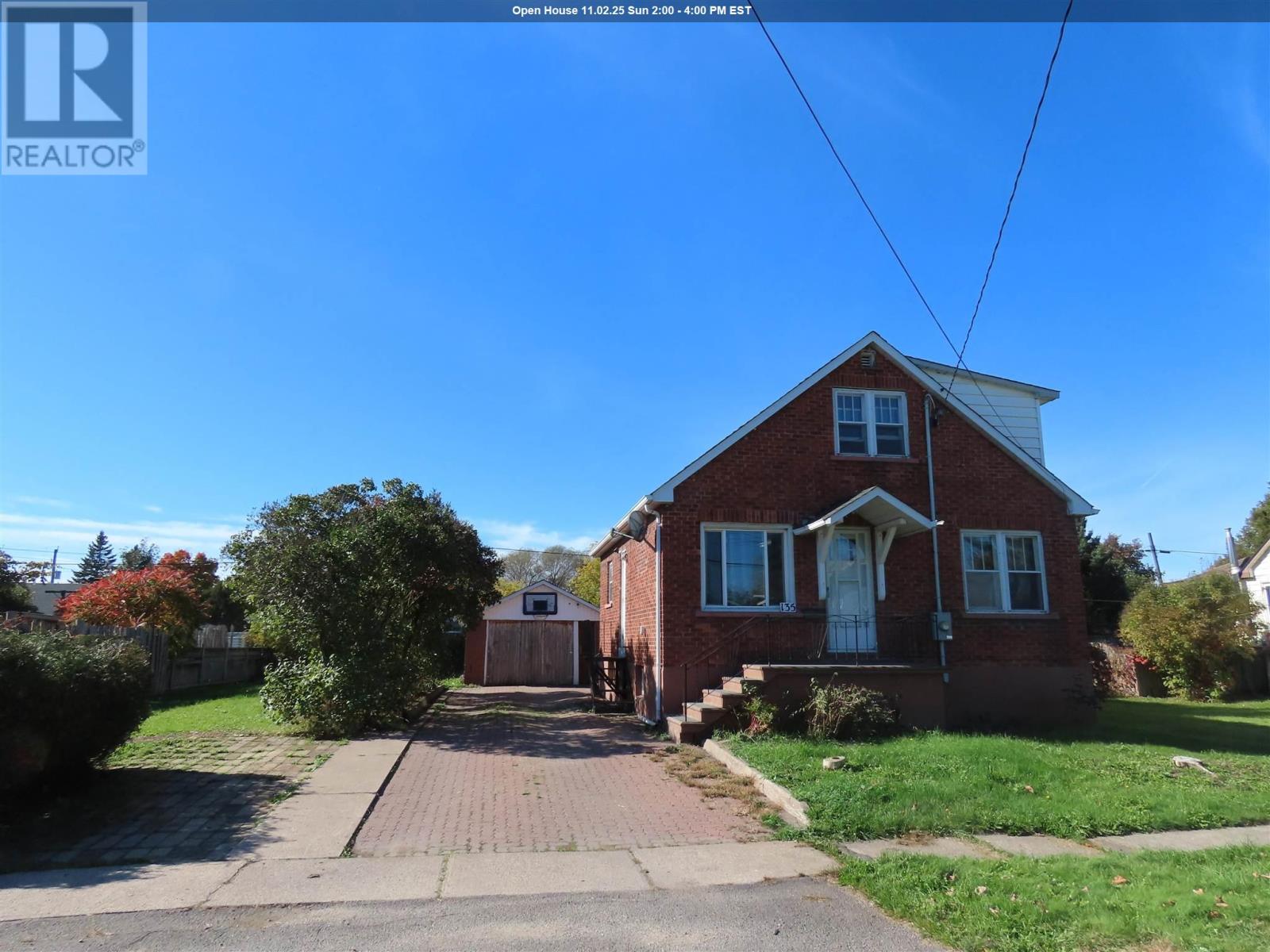 135 Carufel Ave, Sault Ste. Marie, ON P6C 4T5