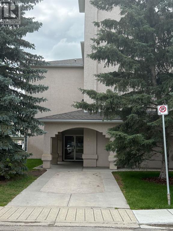 7 Lineham Avenue Unit 205, Okotoks, AB T1S 1Z2
