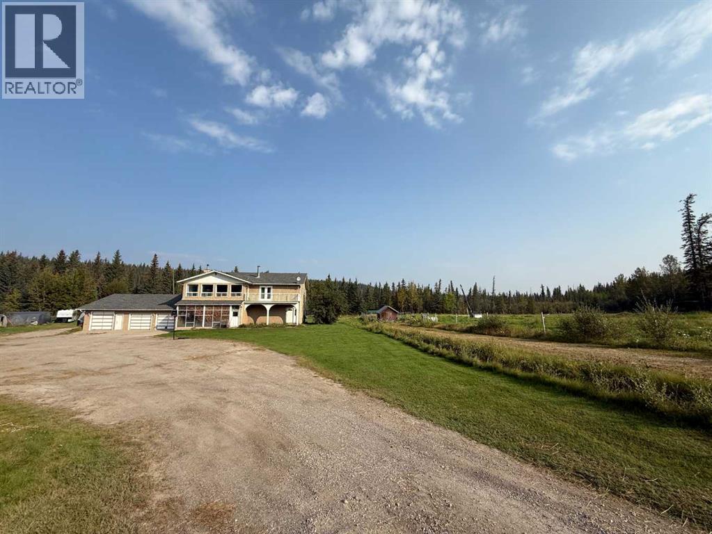 106 W River Rd, Hinton, AB T7V 1Z1