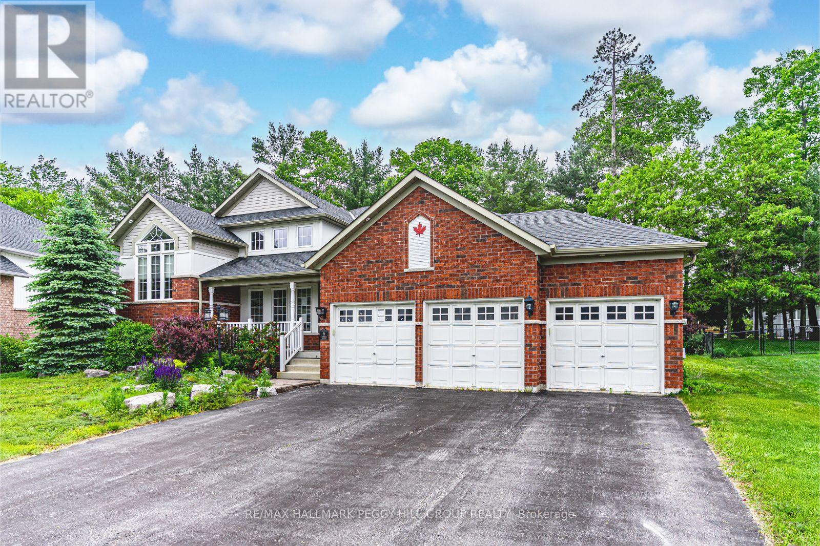 31 Fawndale Cres, Wasaga Beach, ON L9Z 2B3