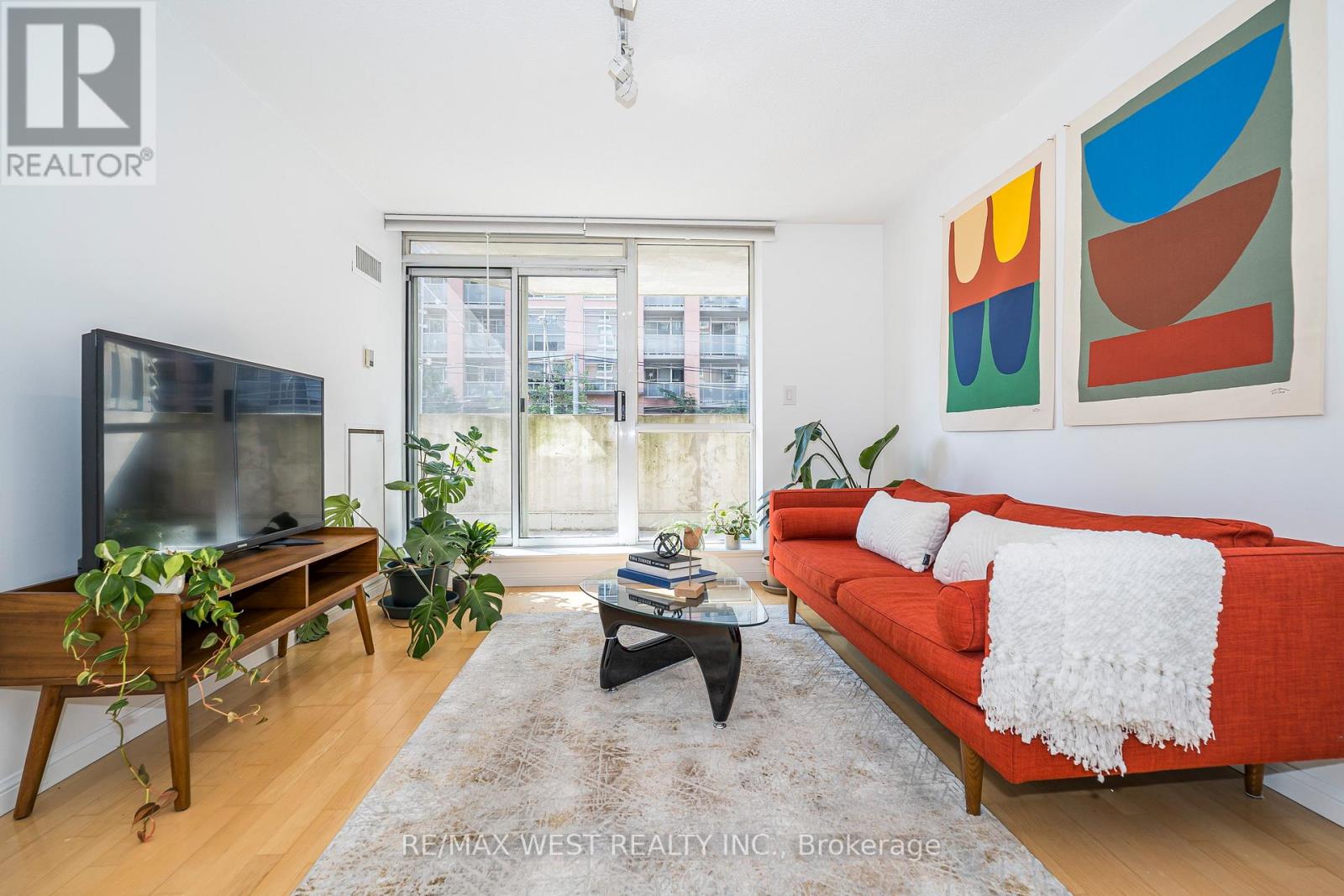 209 1000 King St W, Toronto, ON M6K 3N1