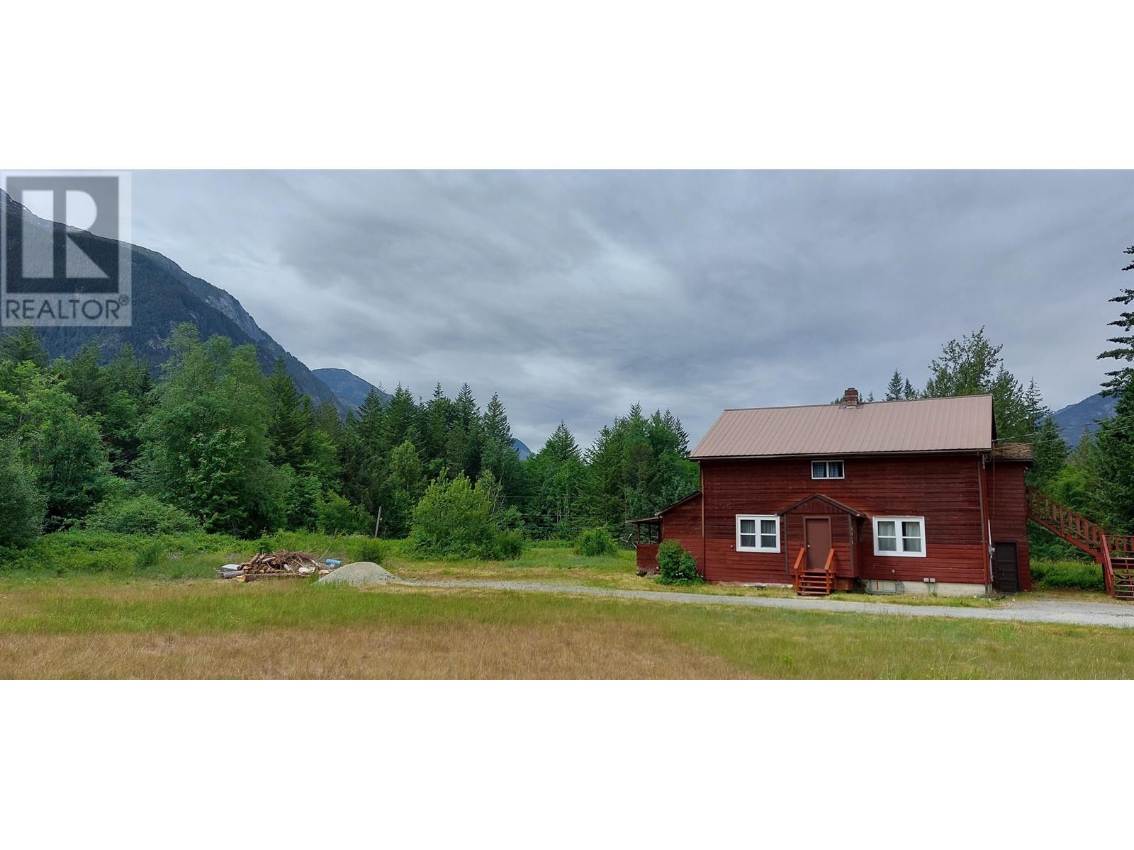 2335 Mackenzie 20 Hwy, Bella Coola, BC V0T 1H0