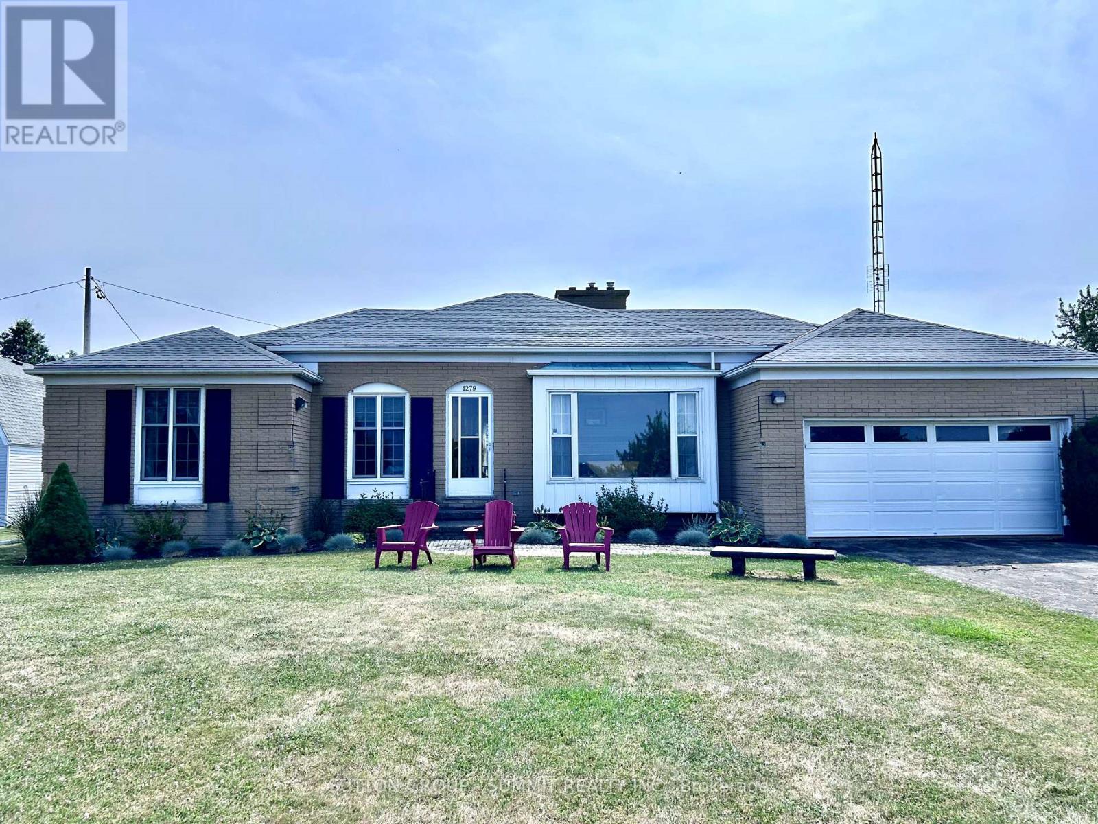 1279 Niagara River Pkwy, Fort Erie, ON L2A 6T8