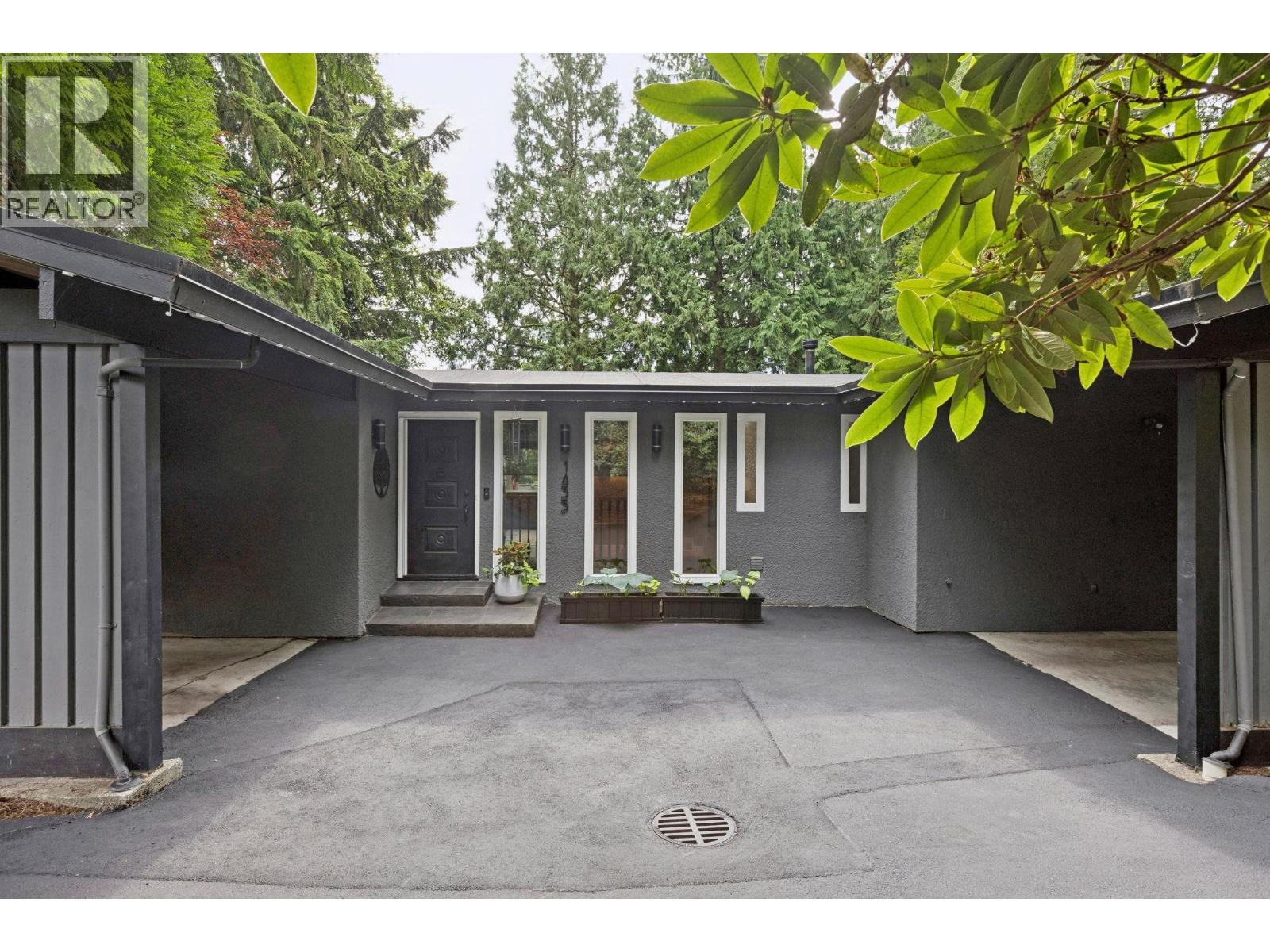 1433 Mcnair Dr, North Vancouver, BC V7K 1X4