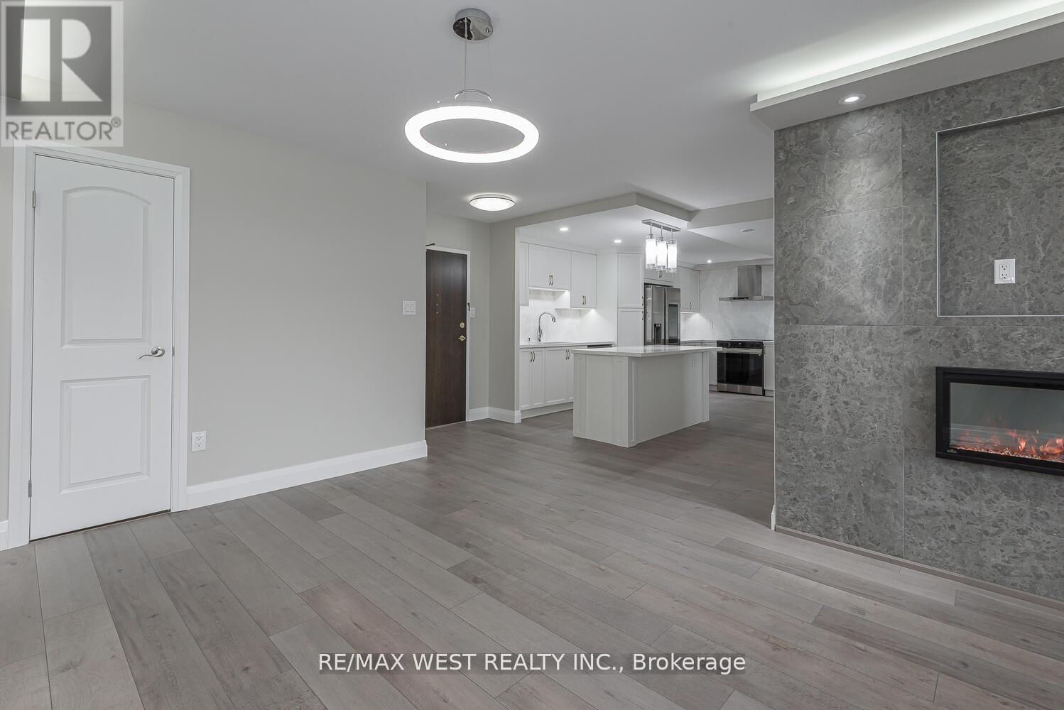 1104 820 Burnhamthorpe Rd, Toronto, ON M9C 4W2
