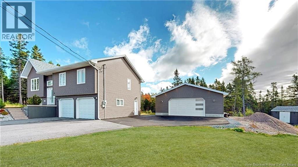 12 Hutson St, Rothesay, NB E2S 1A5