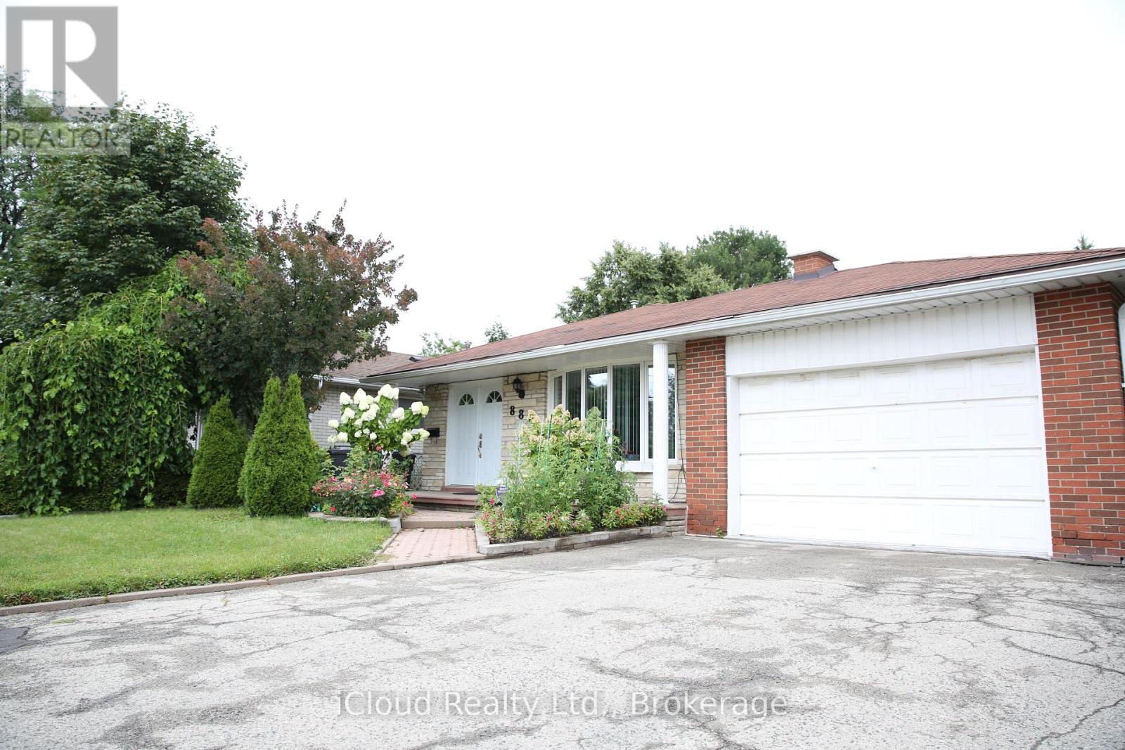 888 Bloor St, Mississauga, ON L4Y 2M9