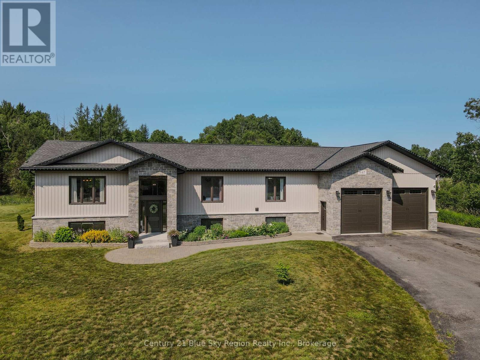 1147 Maple Hill Rd, Powassan, ON P0H 1Z0