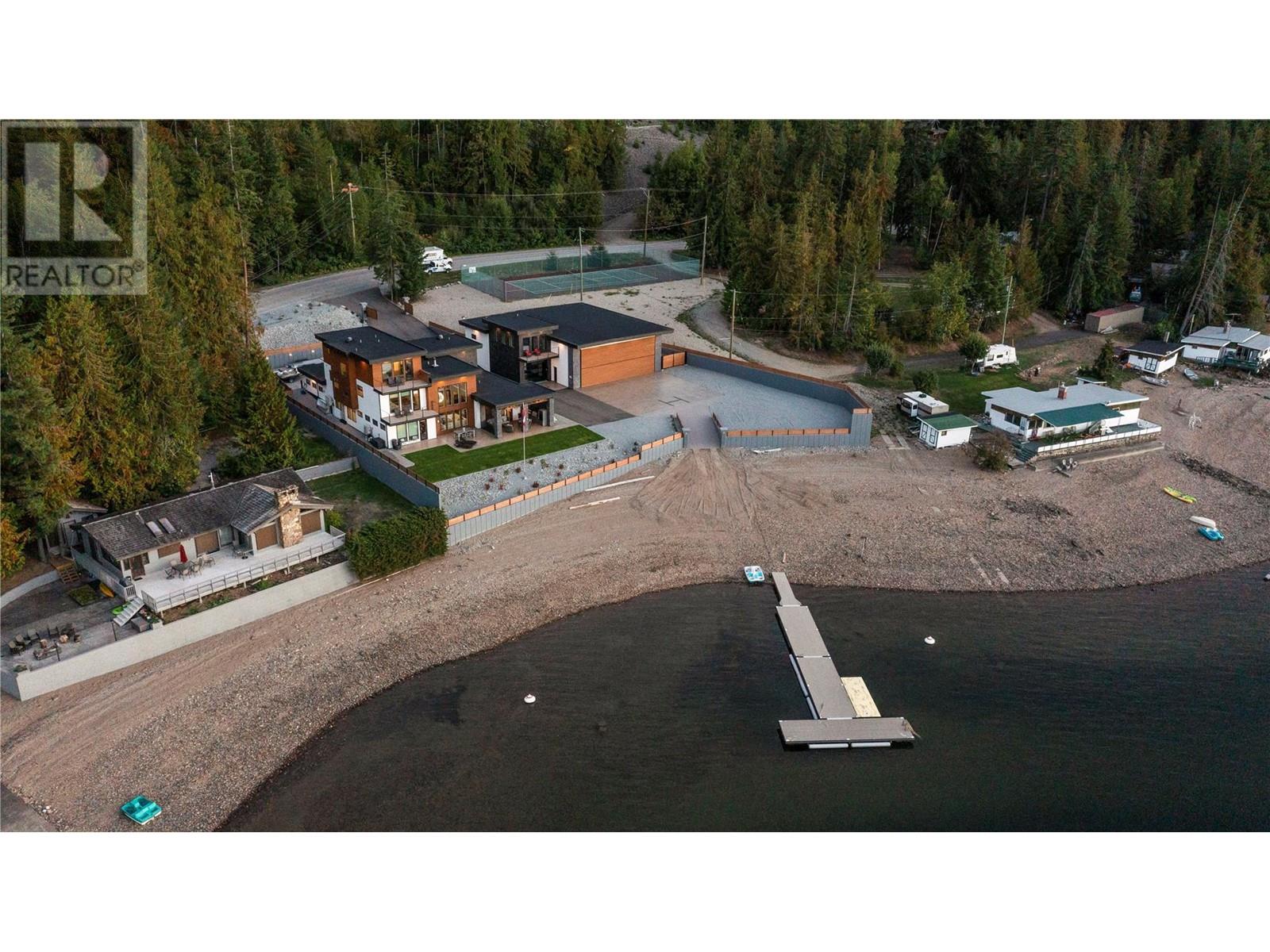 2639 Eagle Bay Road Unit C, Blind Bay, BC V0E 1T0