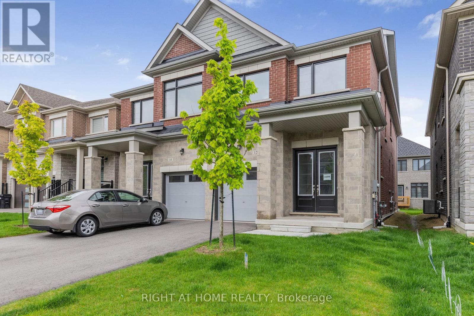 12 Sassafras Rd, Springwater, ON L0L 1Y3