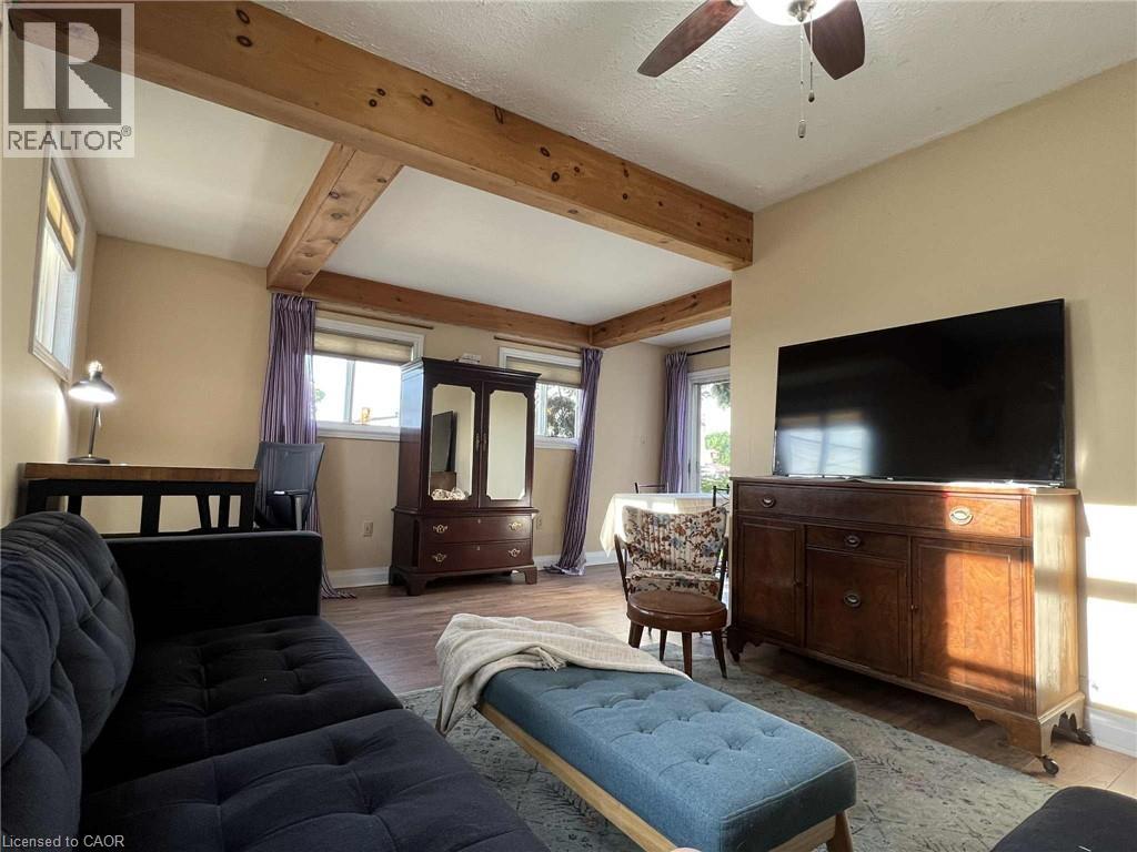 100 Eastchester Ave, St. Catharines, ON L2P 2Y7