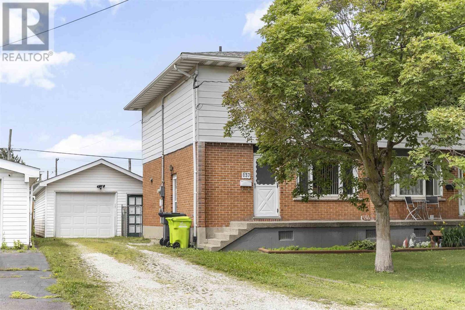 137 Prentice Ave, Sault Ste. Marie, ON P6C 4P6