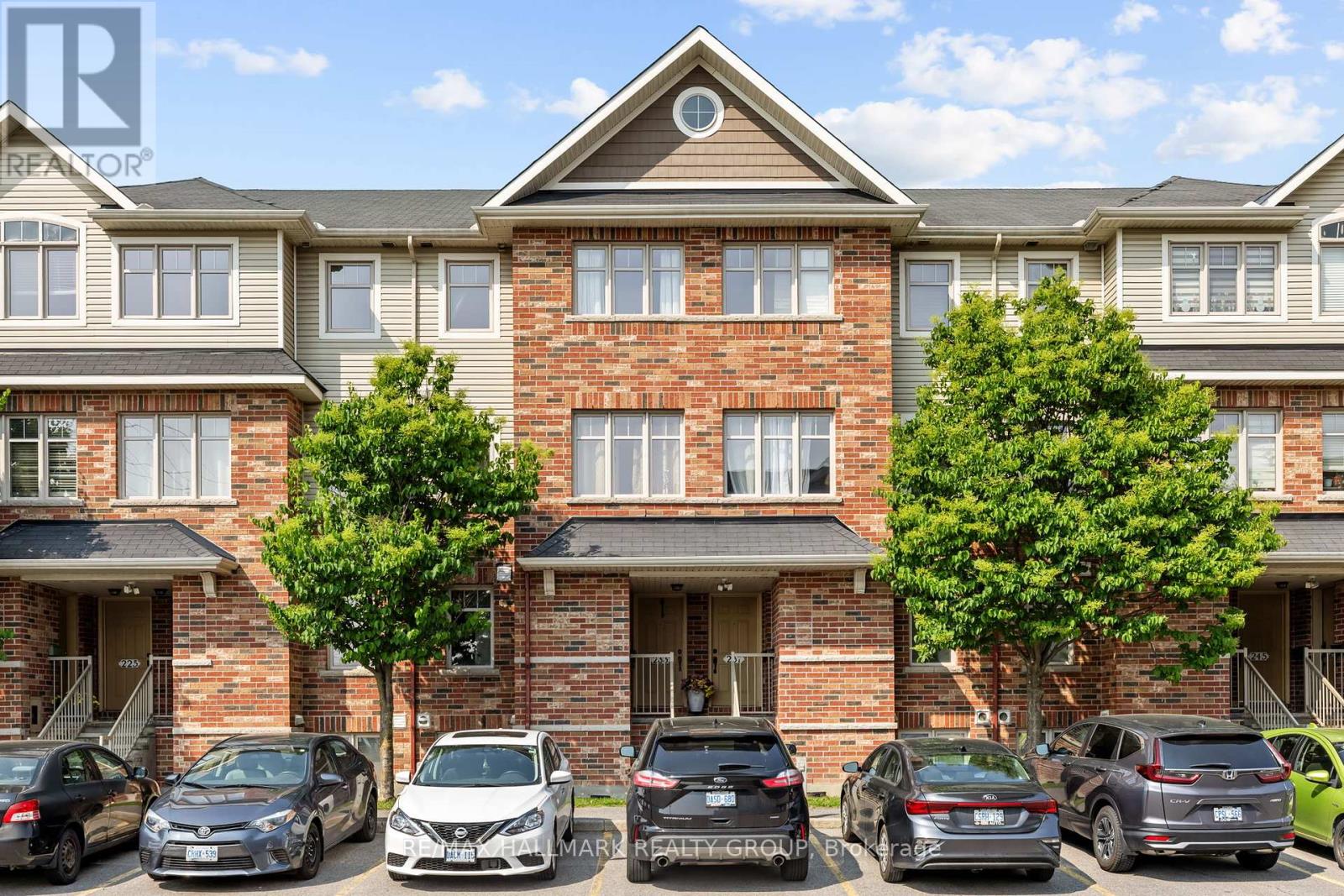 235 Keltie Private, Ottawa, ON K2J 0A2