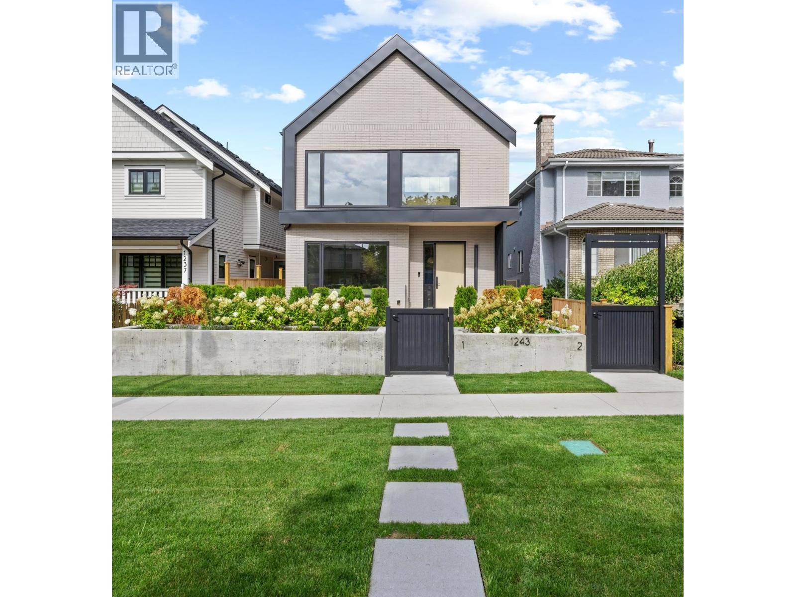 1243 E 27th Avenue Unit 1, Vancouver, BC V5V 2L9