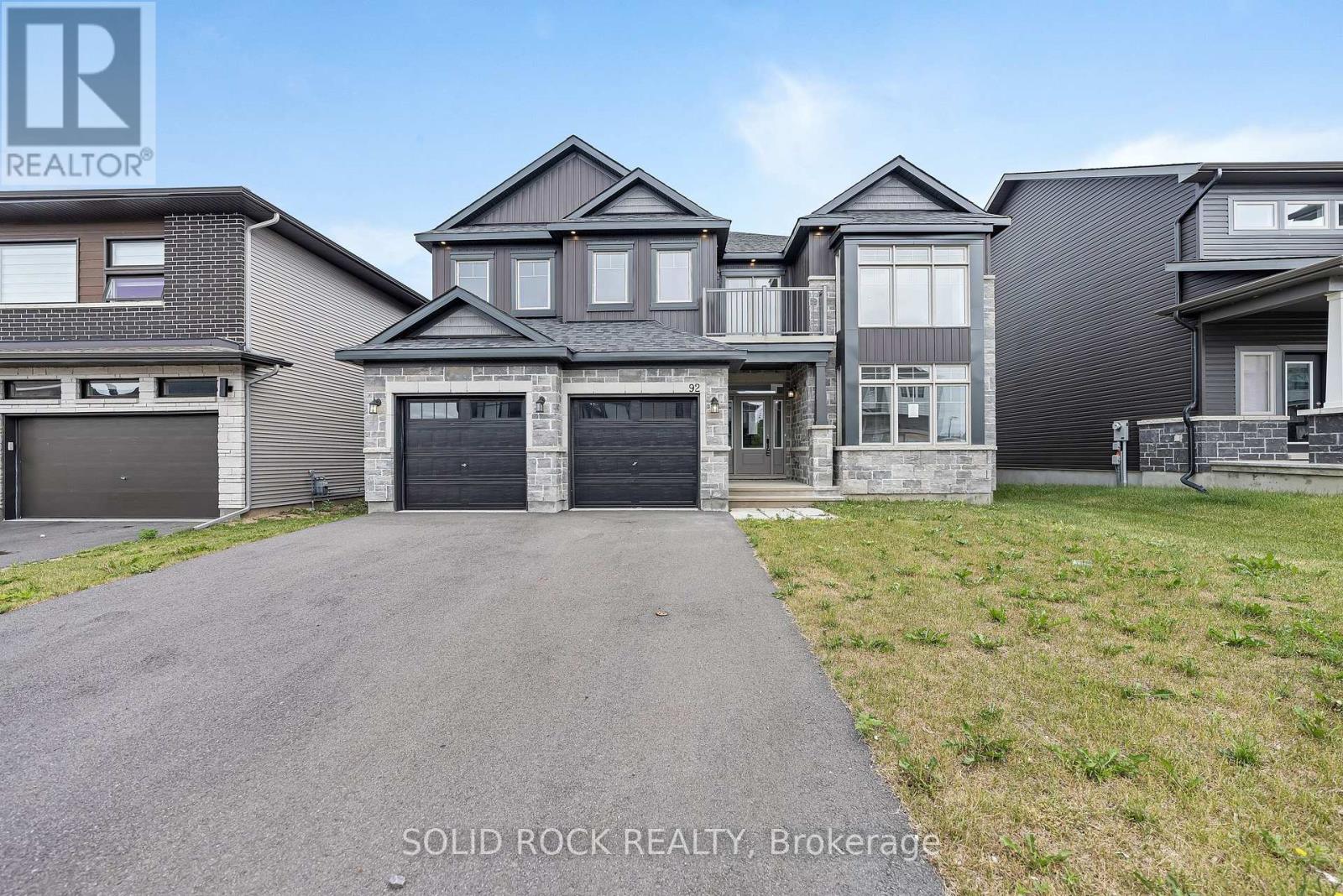 92 Esban Dr, Ottawa, ON K1X 0J3