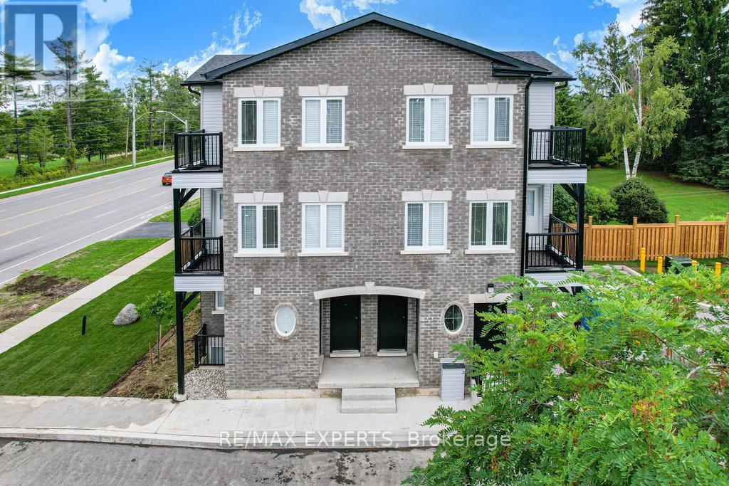 426 Veterans Dr, Barrie, ON L4N 9G9