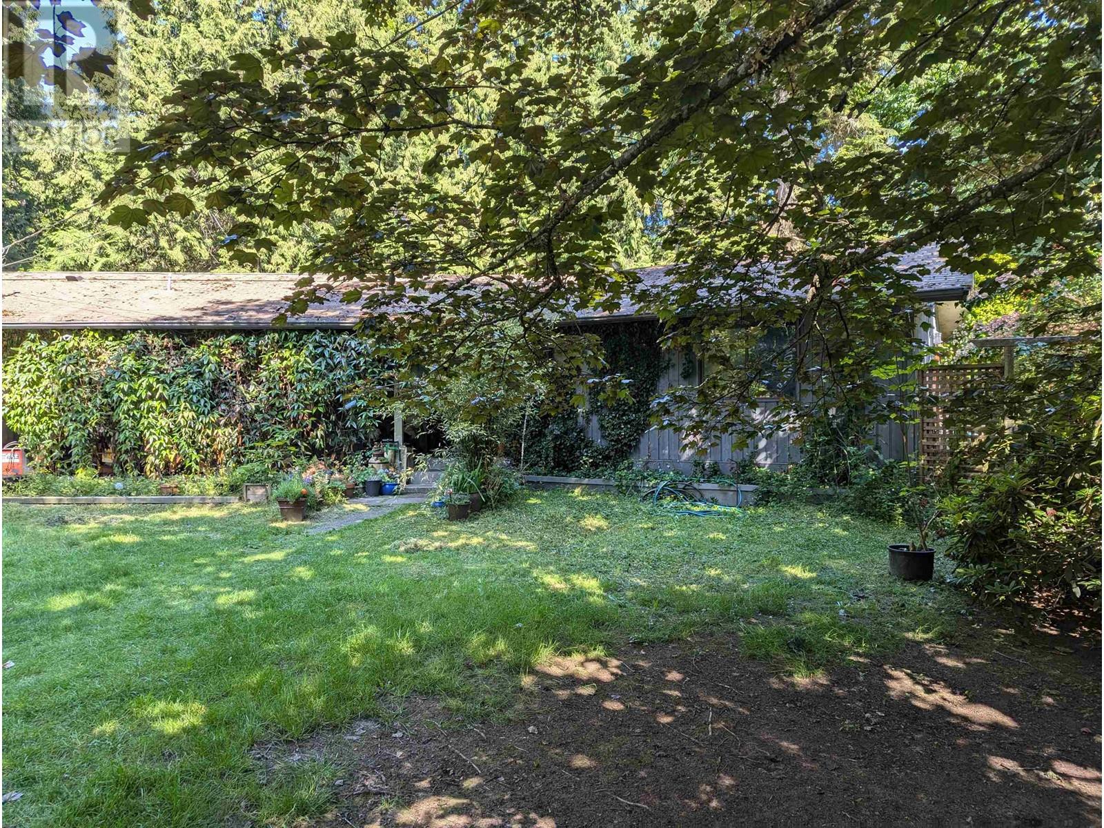 3094 Lower Rd, Roberts Creek, BC V0N 2W0