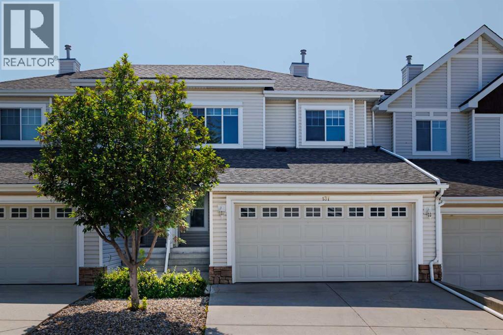 137 Hidden Creek Gdns NW, Calgary, AB T3A 6J4