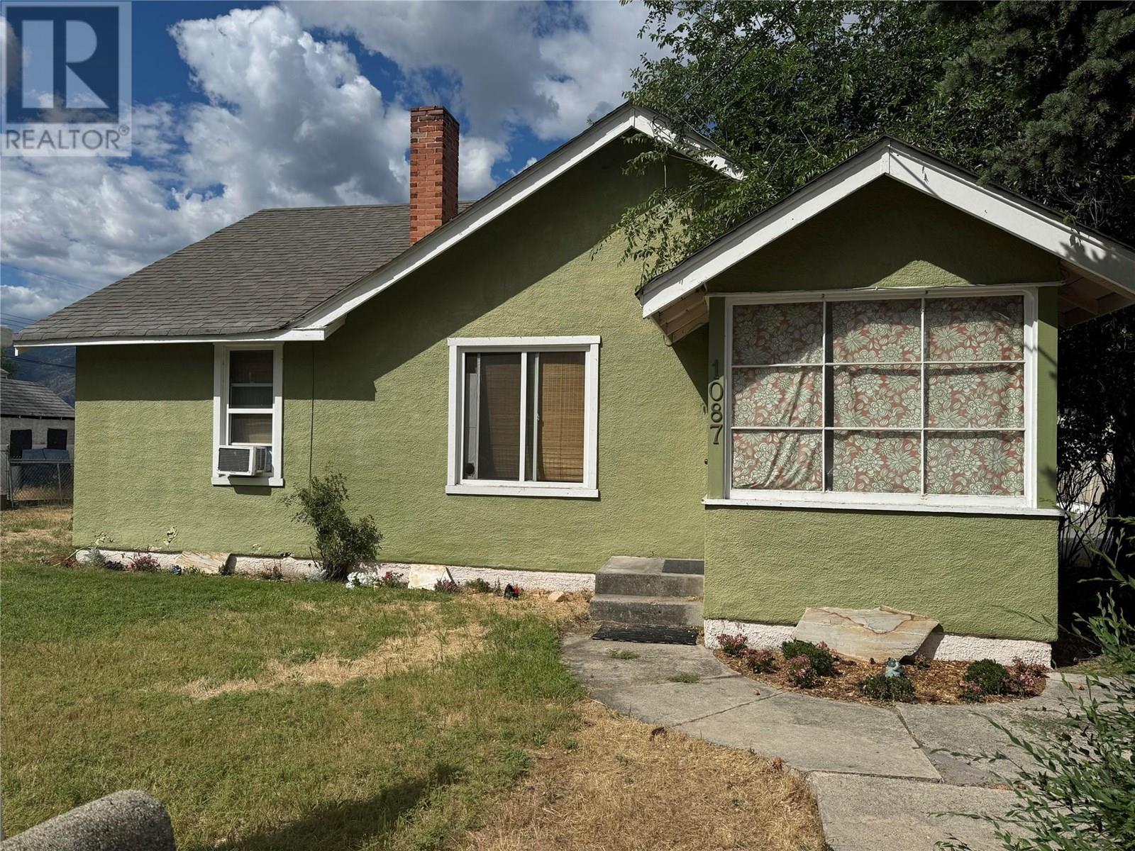 1087 Government St, Penticton, BC V2A 2J9