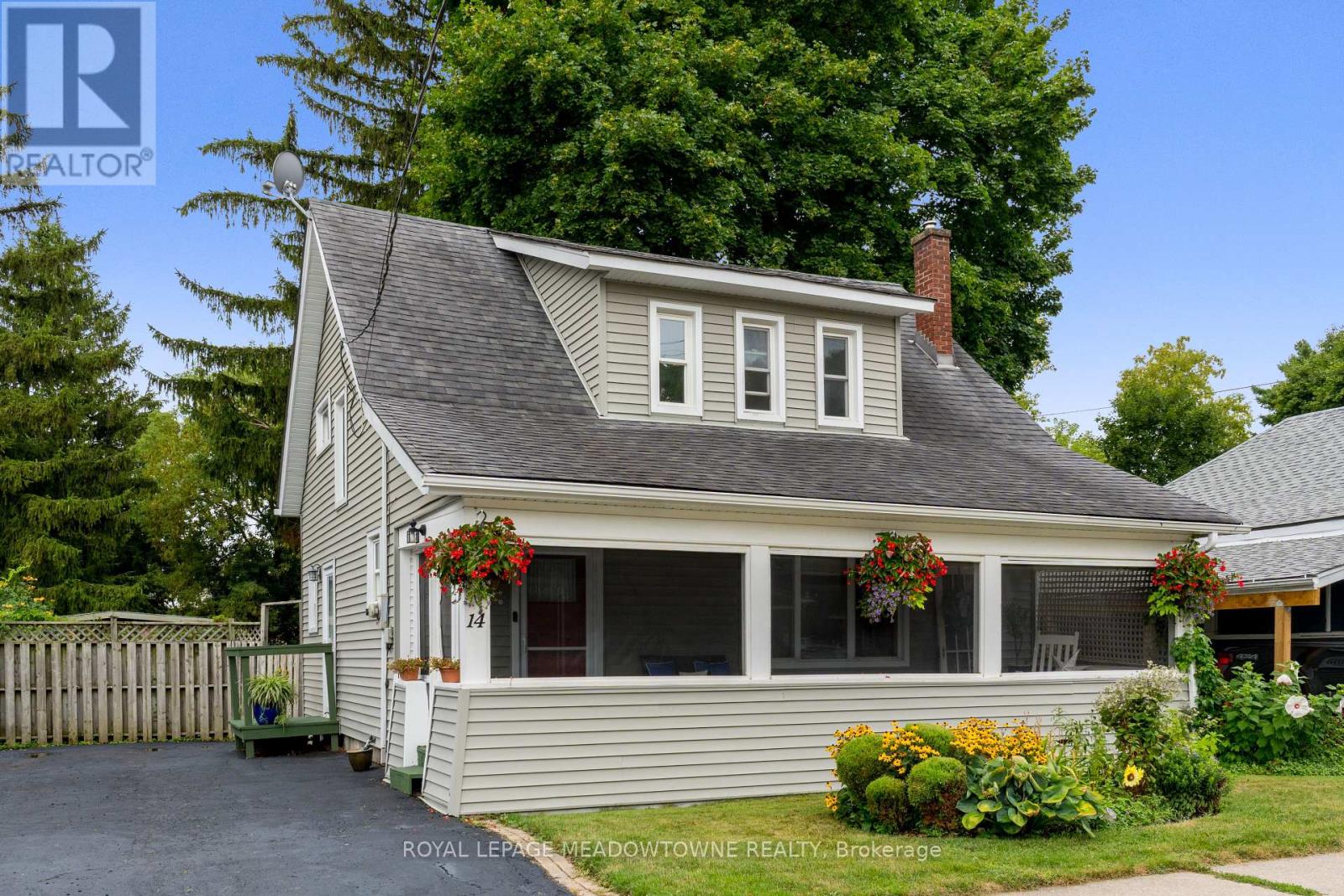 14 Academy Rd, Halton Hills, ON L7G 3N8