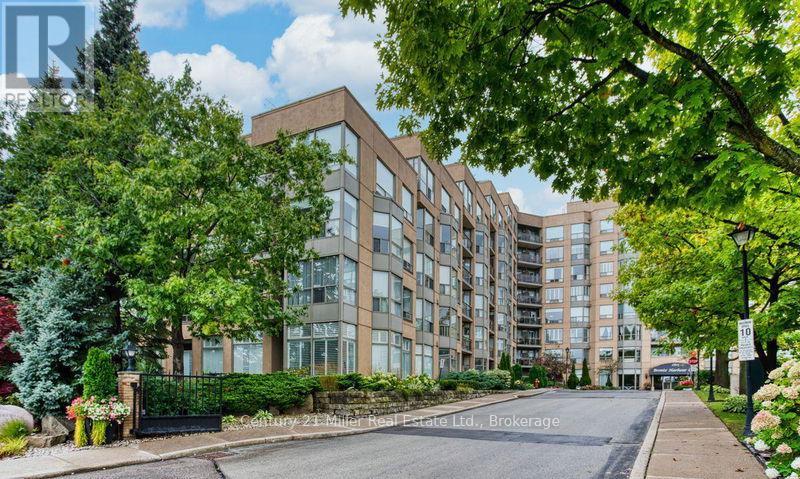 319 2511 Lakeshore Rd W, Oakville, ON L6L 6L9