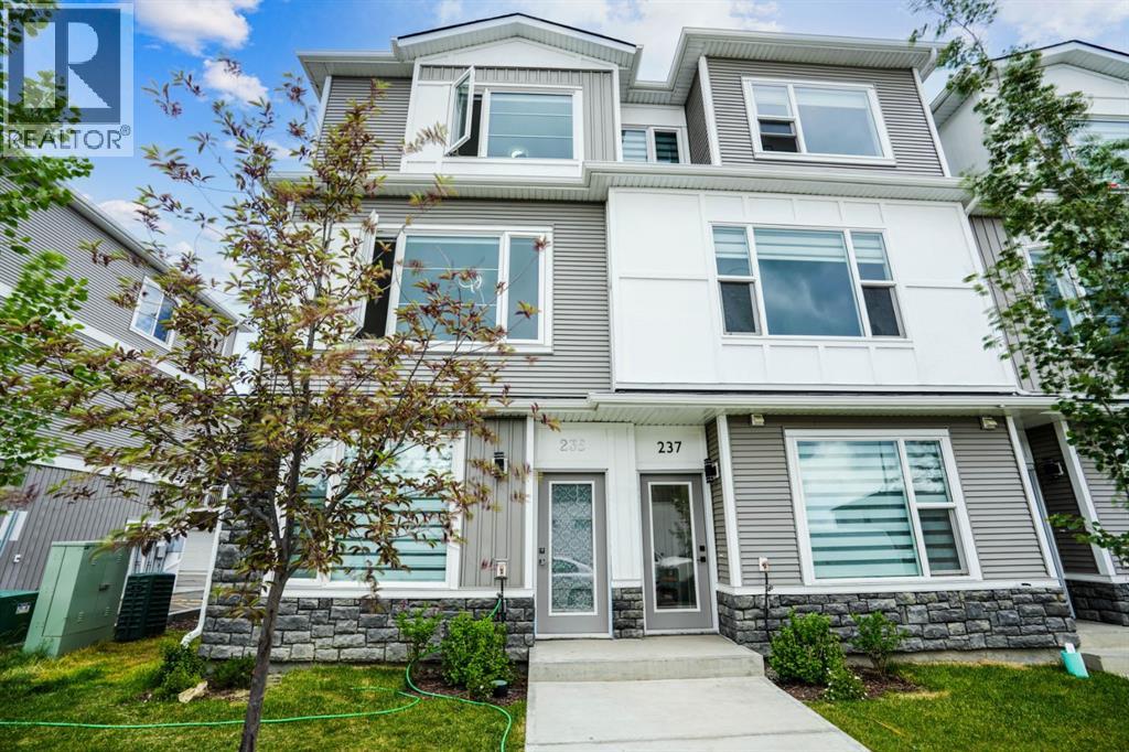235 Saddlepeace Cres NE, Calgary, AB T3J 5S6