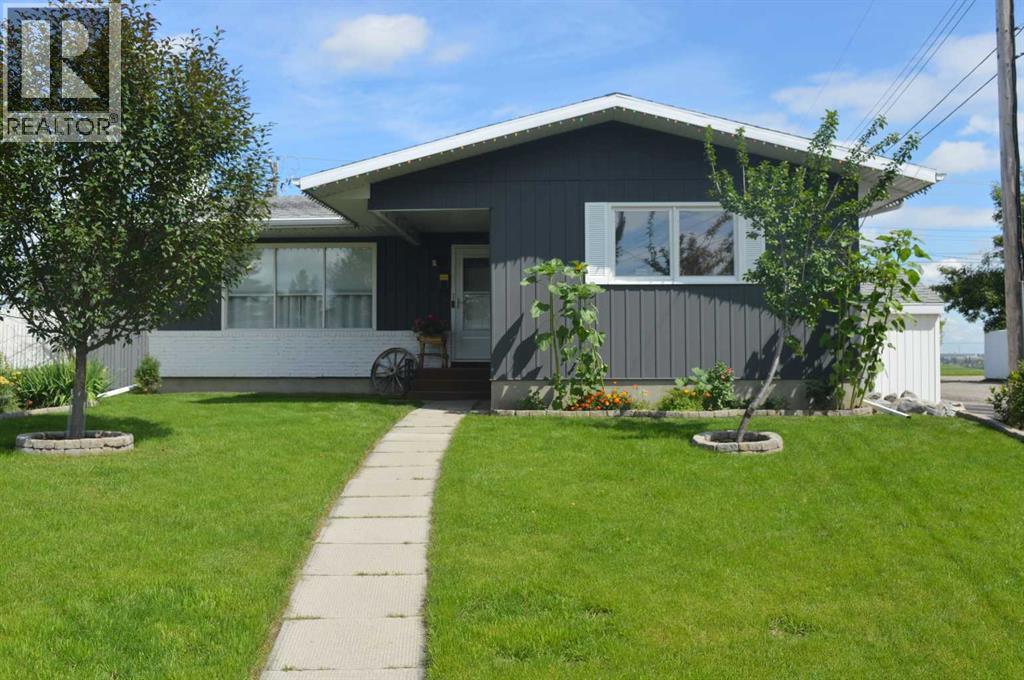 56 Maple Court Cres SE, Calgary, AB T2J 1W1