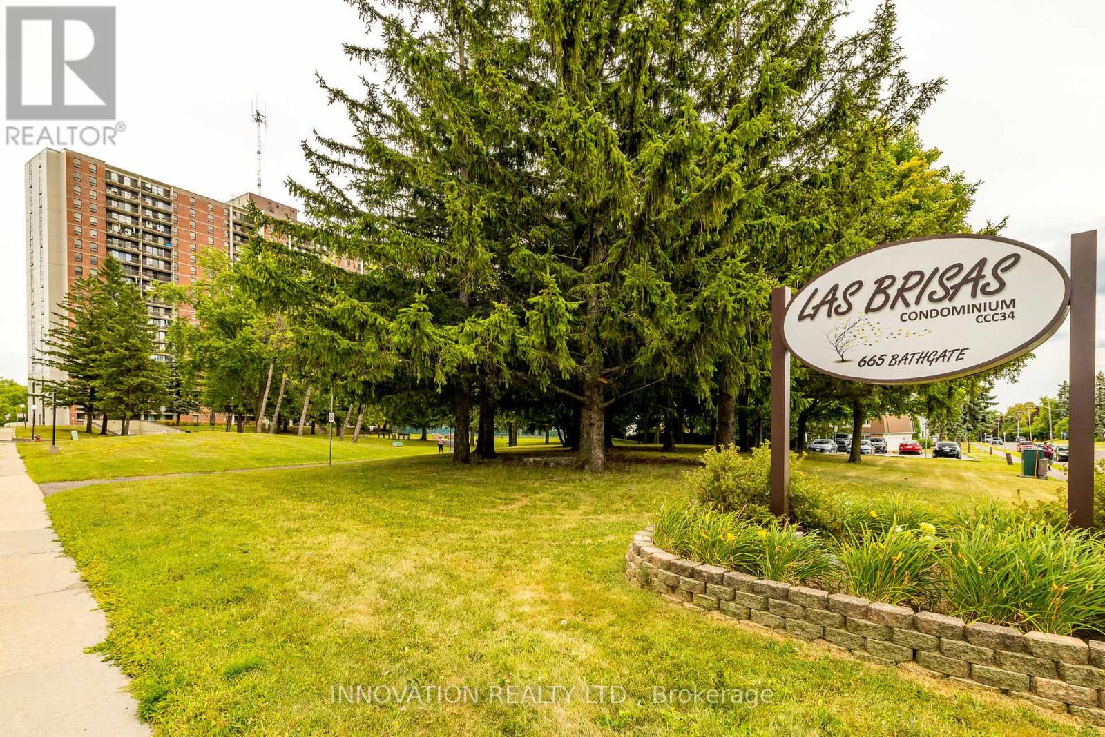 307 665 Bathgate Dr, Ottawa, ON K1K 3Y4