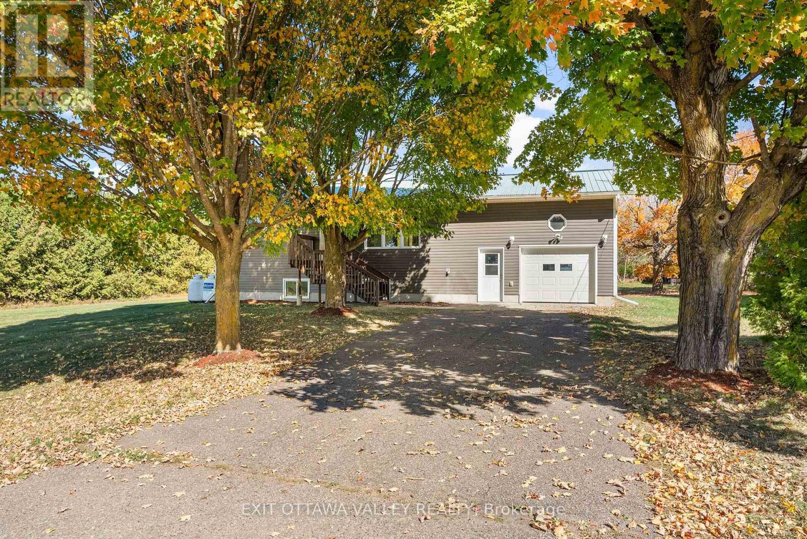 2155 Foresters Falls Rd, Whitewater Region, ON K0J 1V0
