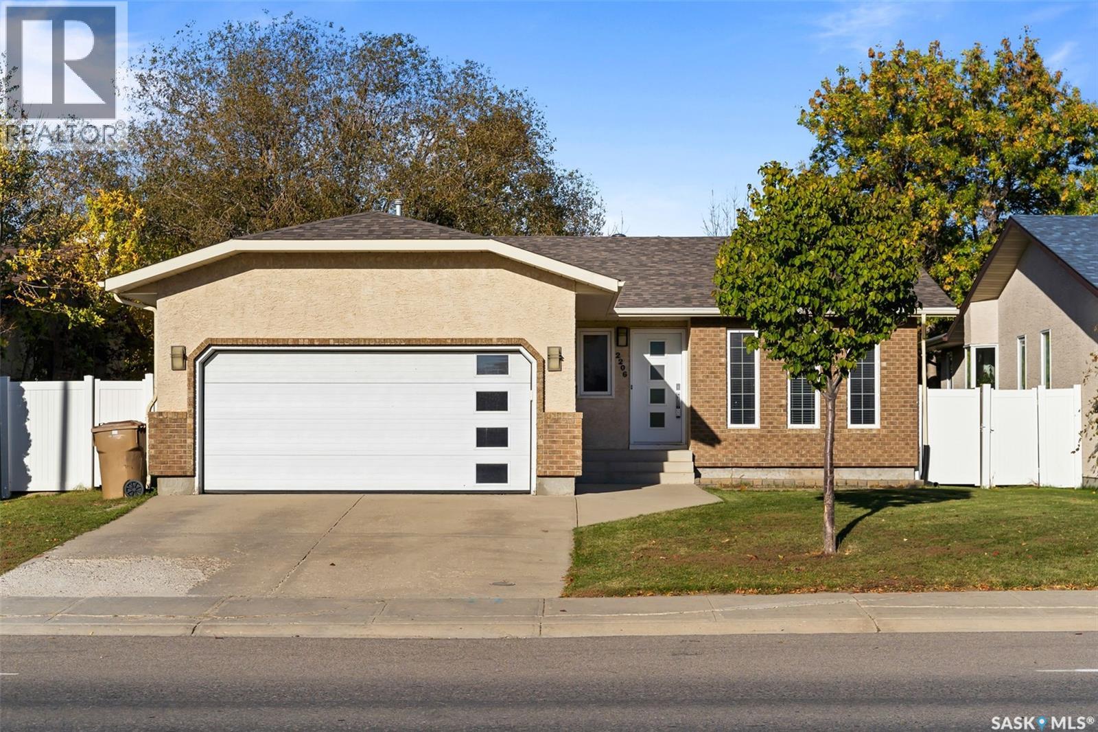 2206 Assiniboine Ave E, Regina, SK S4V 2E8