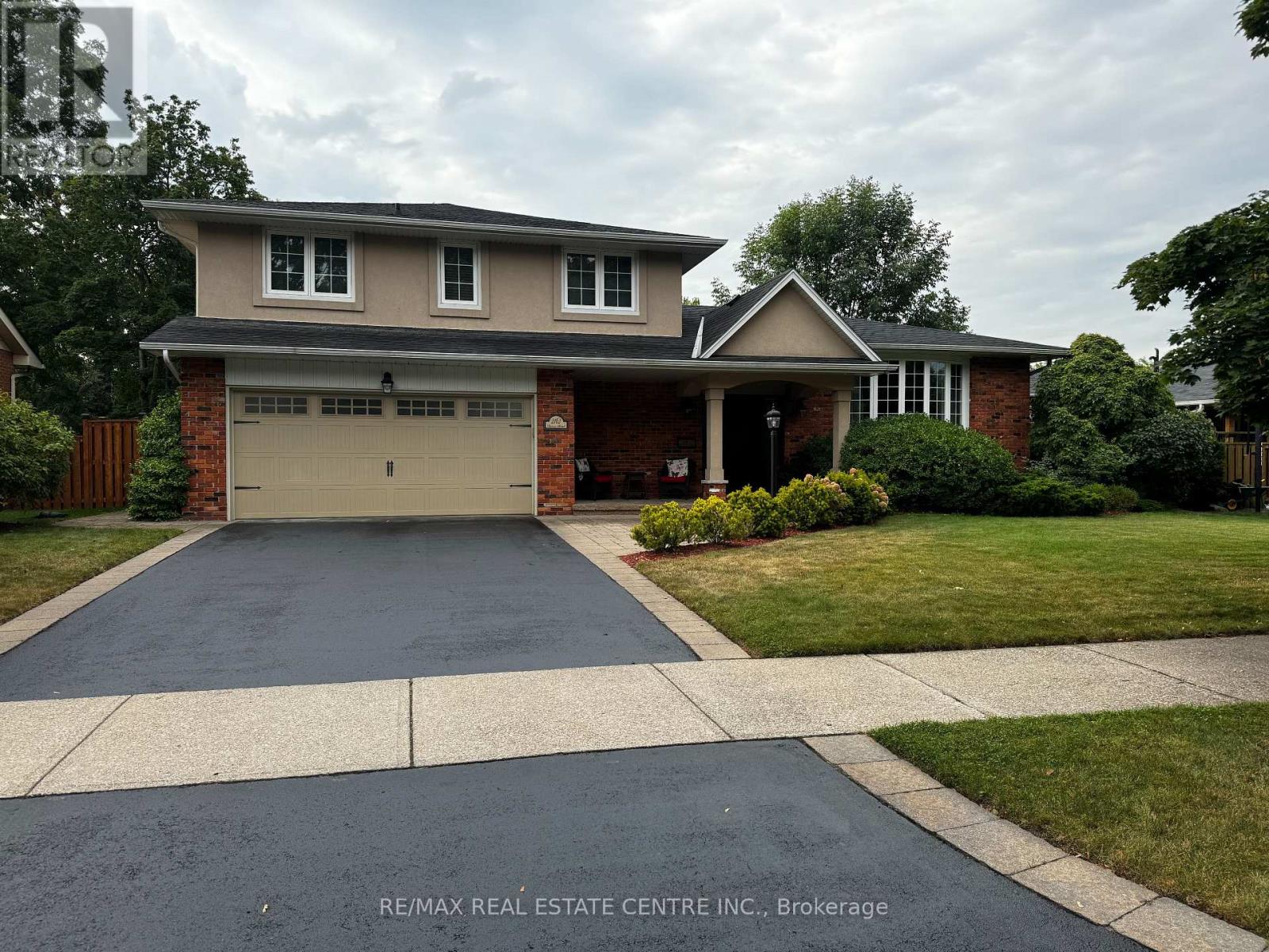 2162 Devon Rd, Oakville, ON L6J 2N4
