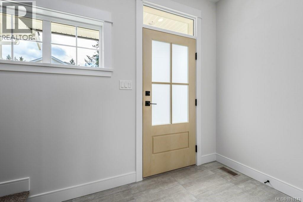 2580 Brookfield Dr Unit 204 Dr, Courtenay, BC V9N 0J8