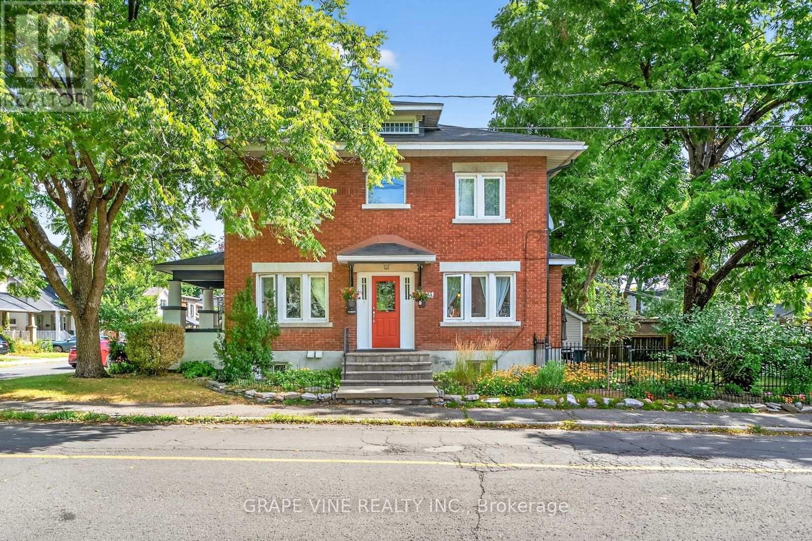 65 Bristol Ave, Ottawa, ON K1S 1P8