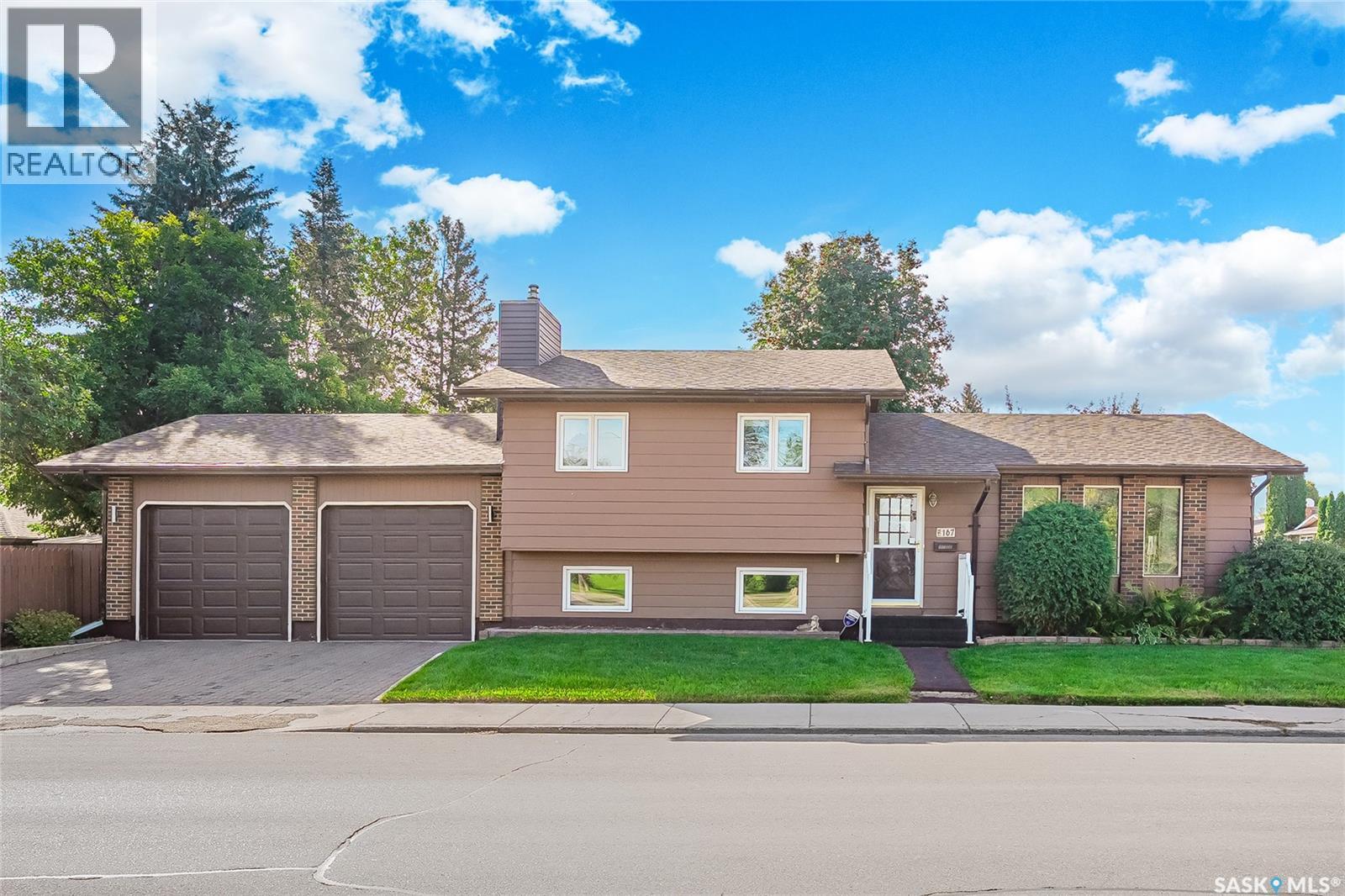 167 Cypress Ct, Saskatoon, SK S7K 5C3
