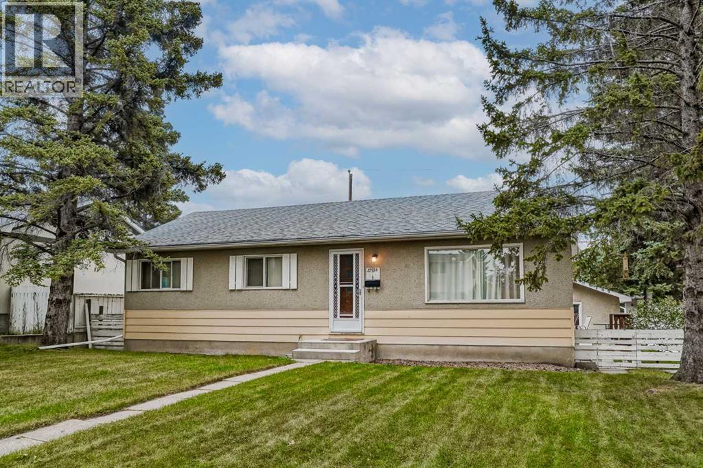 45 Street Sw Unit 4928, Calgary, AB T3E 3W4