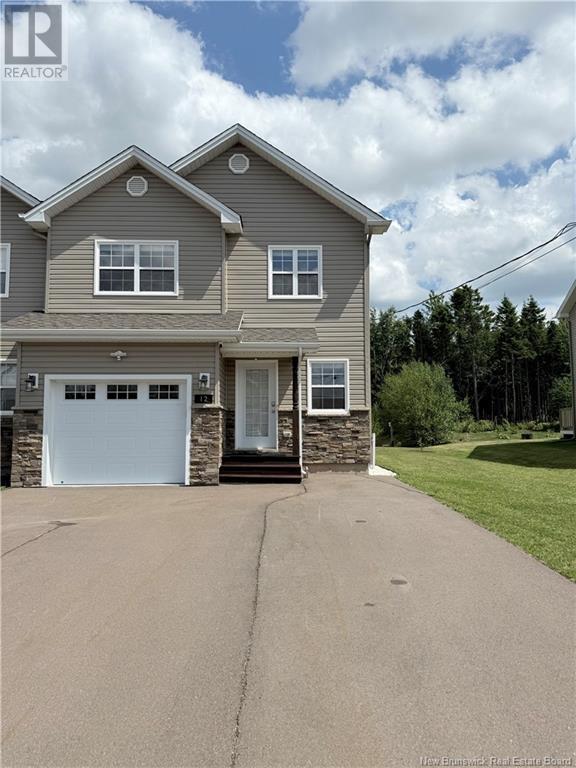 12 Poitou, Dieppe, NB E1A 9V1