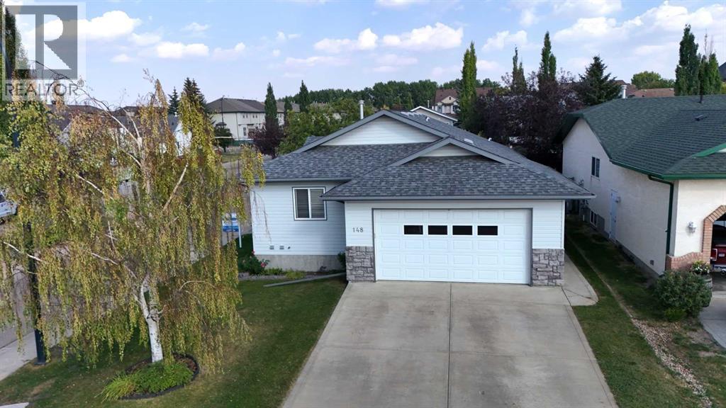 148 Ammeter Close, Red Deer, AB T4R 2Y4